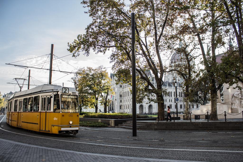 Home At Parliament Budapest Esterno foto